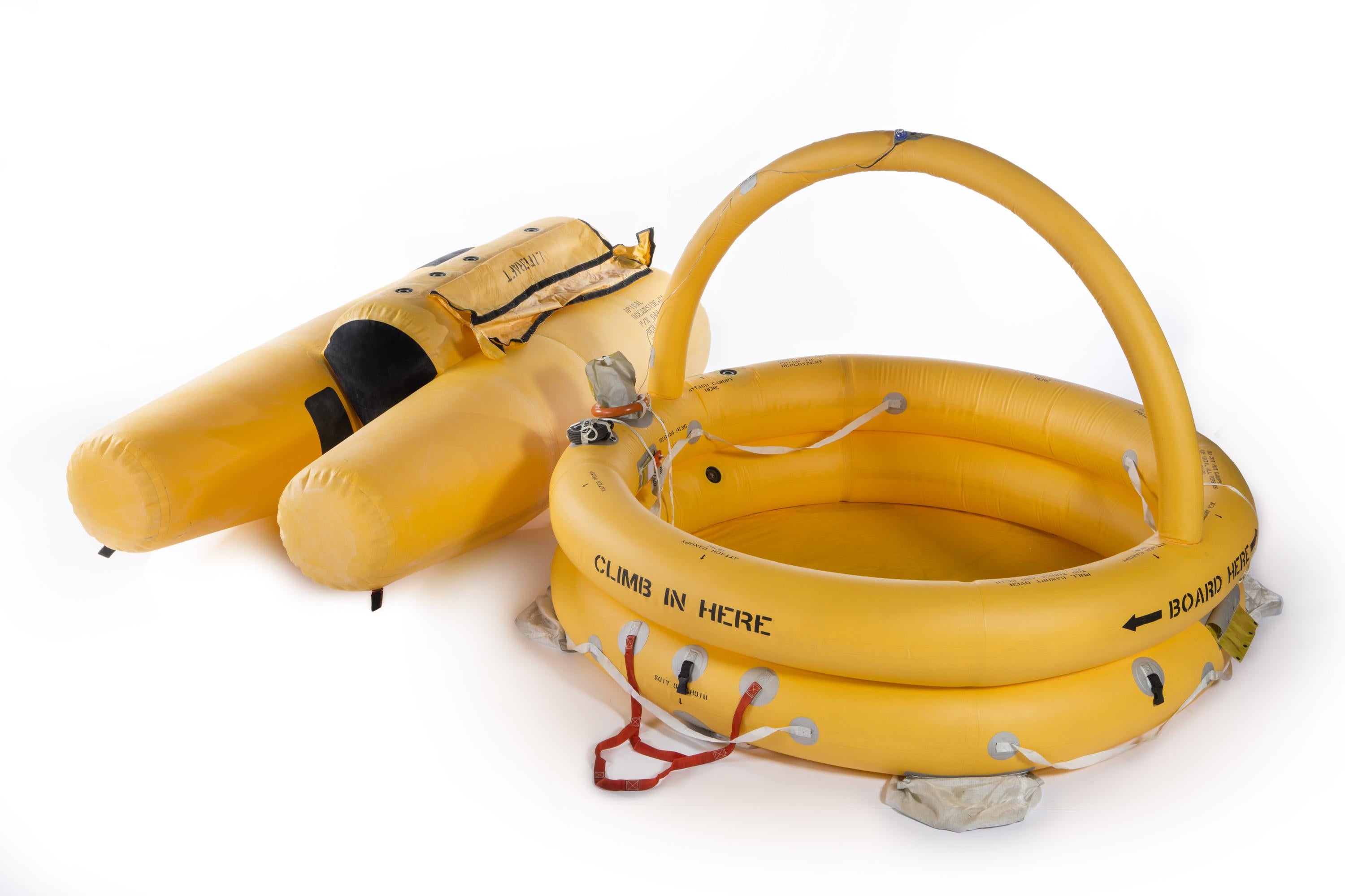 EC135 tri-bag float system with liferafts 