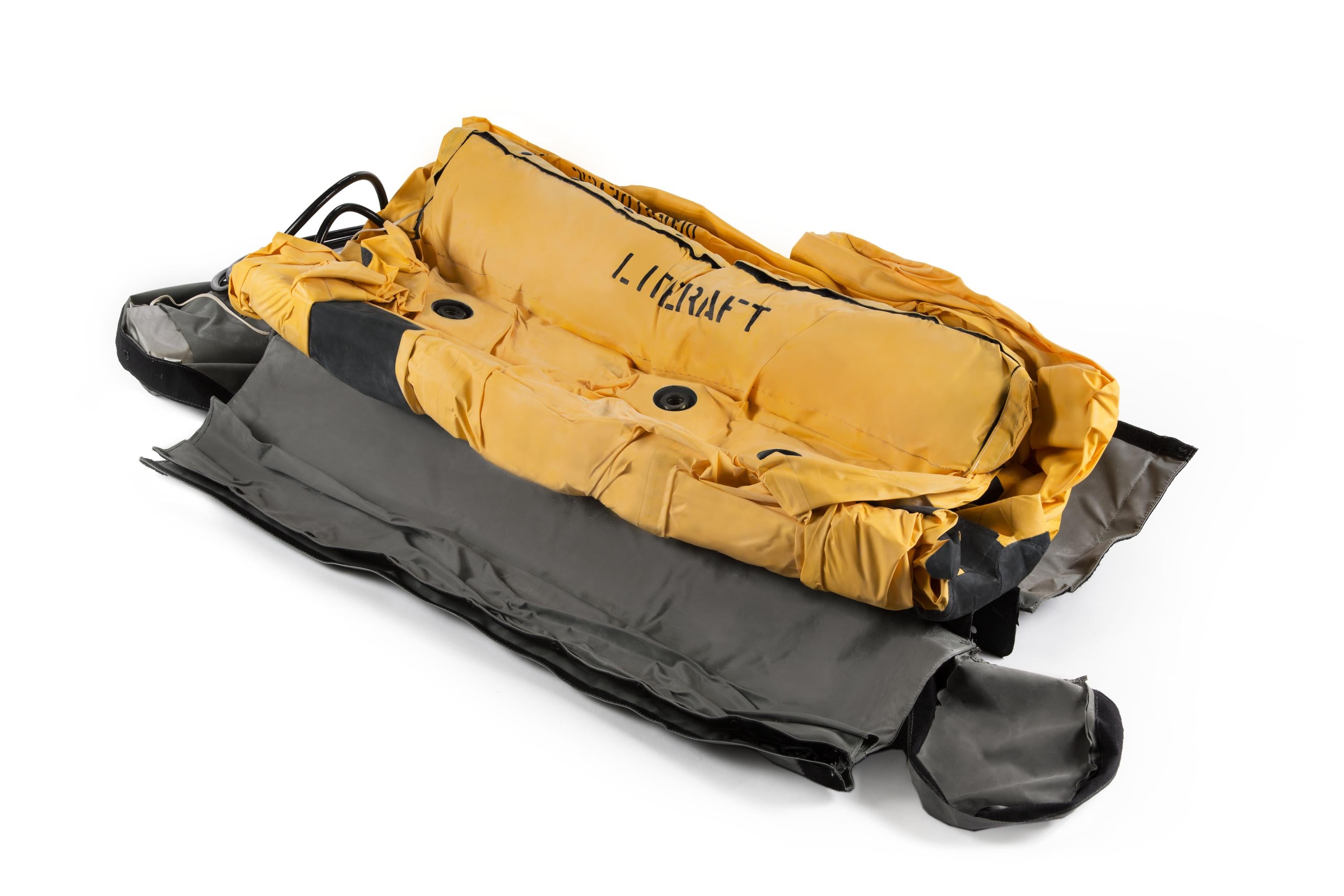 EC135 tri-bag float system with liferafts