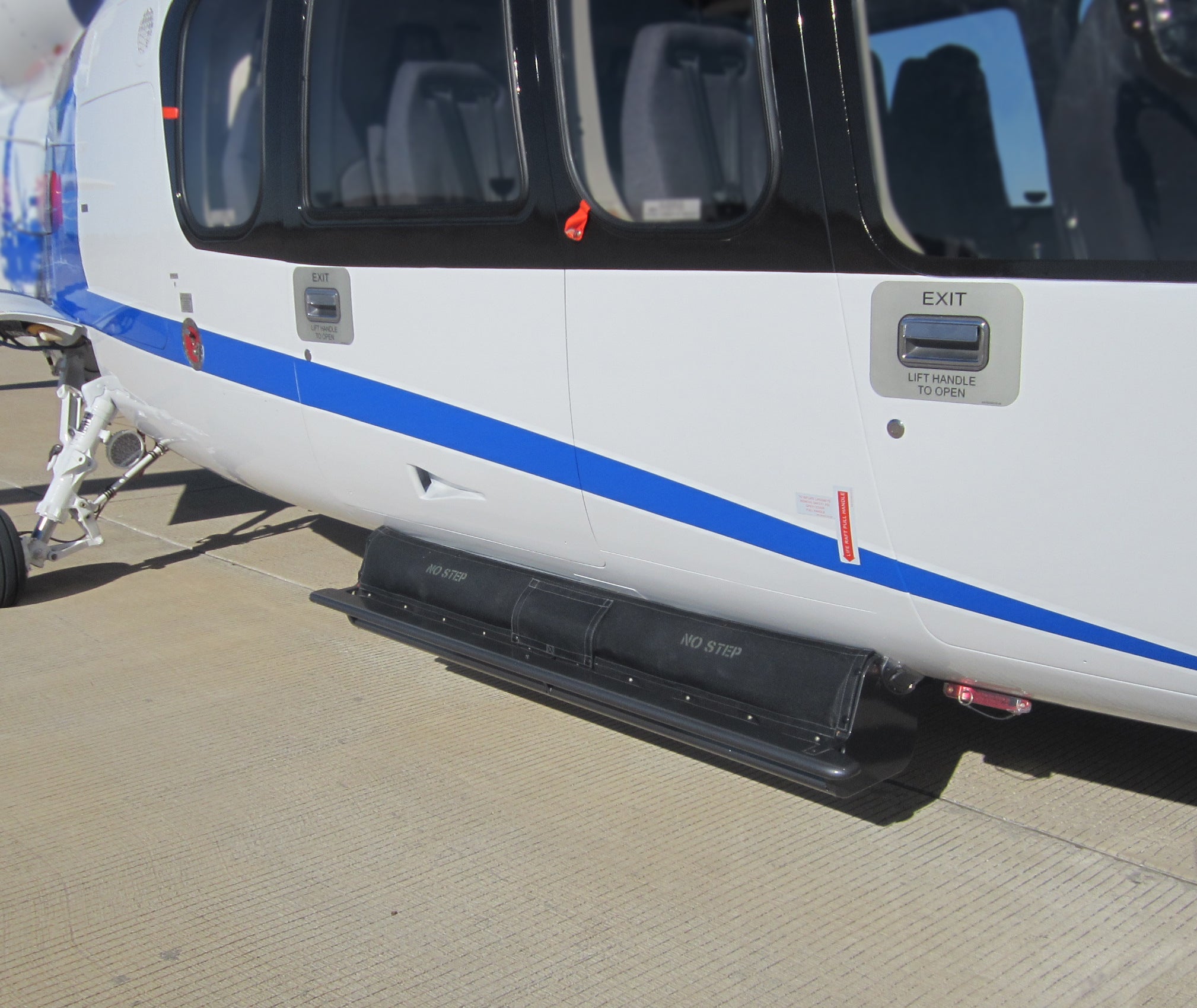S-76D external lightweight emergency liferafts